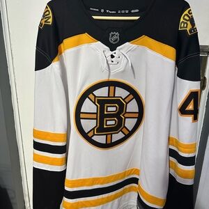 Fanatics Boston bruins  NHL Jersey in Black, White, and Yellow